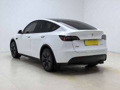 Tesla Model Y Rear-Wheel Drive - ფოტო 12