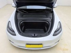 Tesla Model Y Rear-Wheel Drive - ფოტო 4