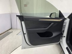 Tesla Model Y Standard Range RWD - ფოტო 16