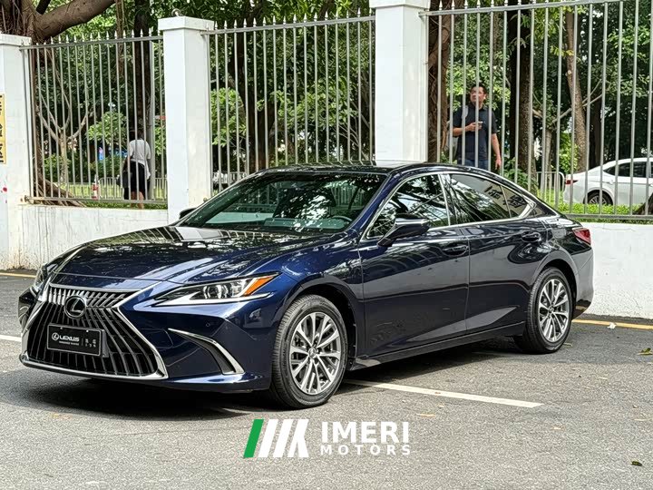Lexus ES 2021 200 Luxury - ავტომობილი ჩინეთიდან