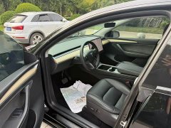 Tesla Model Y Standard Range RWD - ფოტო 4