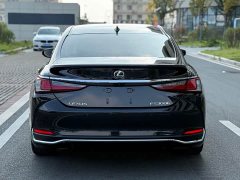 Lexus ES 2022 300h Excellence Edition - ფოტო 5