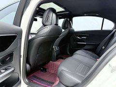 Mercedes-Benz C-Class Facelift C 200 L Sport Edition - ფოტო 10