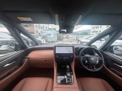 Toyota Vellfire Crown Hybrid 2.5L Ink Gold Executive Edition - ფოტო 11