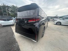 Toyota Vellfire Crown Hybrid 2.5L Ink Gold Executive Edition - ფოტო 6