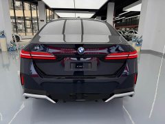 BMW 5 Series 525Li M Sport Package - ფოტო 14