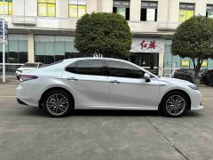 Toyota Camry Hybrid Luxury - ფოტო 13