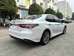 Toyota Camry Hybrid Luxury - ფოტო 14