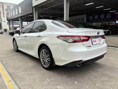 Toyota Camry Hybrid Luxury - ფოტო 16