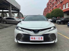 Toyota Camry Hybrid Luxury - ფოტო 2
