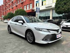Toyota Camry Hybrid Luxury - ფოტო 3