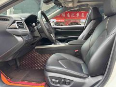 Toyota Camry Hybrid Luxury - ფოტო 4