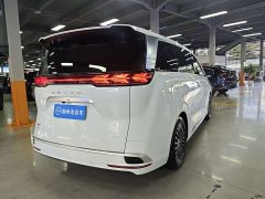 Denza BYD Denza D9 2022 DM-i 1040 Premium - ფოტო 10
