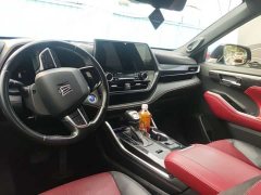 Toyota Crown Venza 2.5L HEV AWD Premier - ფოტო 3