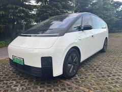 Li Auto MEGA Home Family Edition - ფოტო 1