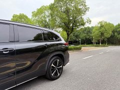 Toyota Crown Venza 2.5L HEV AWD Premium - ფოტო 16