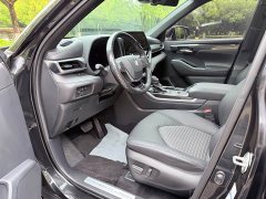 Toyota Crown Venza 2.5L HEV AWD Premium - ფოტო 8