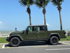 Jeep Gladiator 2023 3.6L Overland - ფოტო 11
