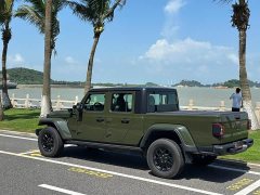 Jeep Gladiator 2023 3.6L Overland - ფოტო 13