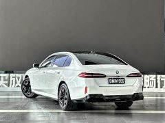 BMW 5 Series 530Li Luxury M Sport Package - ფოტო 3