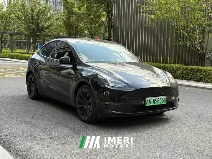 Tesla Model Y Standard Range RWD