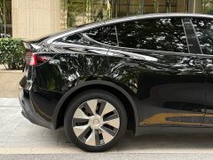 Tesla Model Y Long Range All-Wheel Drive - ფოტო 15