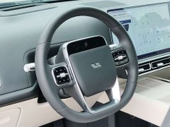 Li Auto L9 Ultra - ფოტო 17
