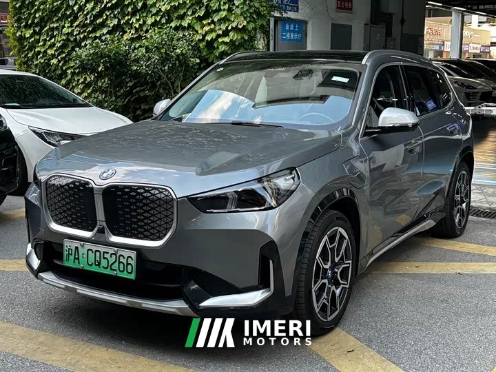BMW iX1 xDrive30L X Design Package
