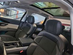 Lincoln Explorer 2.0T AWD Intelligent Hybrid Edition - ფოტო 13
