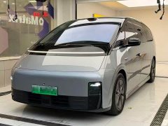 Li Auto MEGA Home Family Edition - ფოტო 1