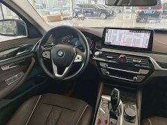 BMW 5 Series 525Li Luxury Package - ფოტო 13