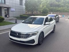 Volkswagen Jetta 200TSI Edition - ფოტო 1