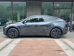 Tesla Model Y Rear-Wheel Drive - ფოტო 5