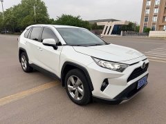 Toyota RAV4 2.0L CVT FWD Fashion Plus Edition - ფოტო 3