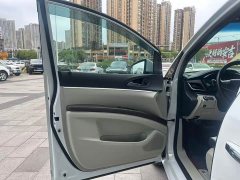 Buick GL8 Land Business Class 652T Luxury - ფოტო 12