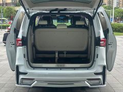 Buick GL8 Land Business Class 652T Luxury - ფოტო 17