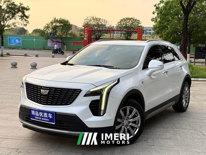 Cadillac XT4 28T FWD Luxury