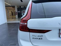 Volvo XC60 B5 AWD Smart Remote Luxury Edition - ფოტო 17