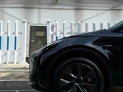 Tesla Model Y Rear-Wheel Drive - ფოტო 7
