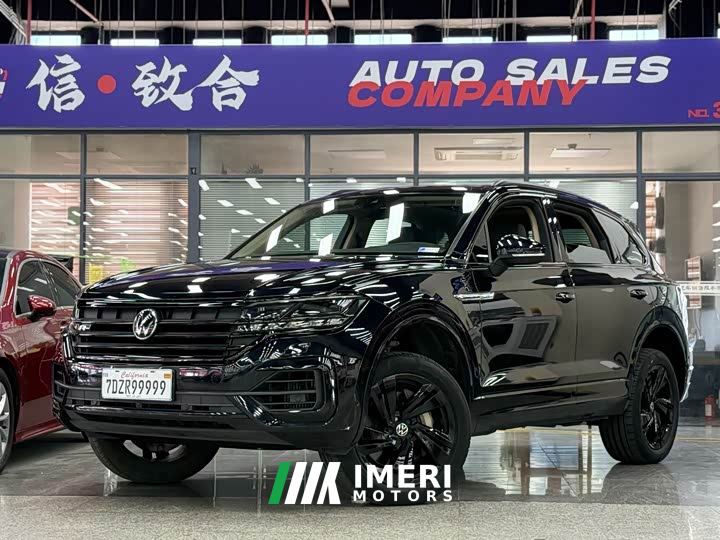 Volkswagen Touareg 3.0TSI Sharp Enjoyment Edition Jet Black Sport Package