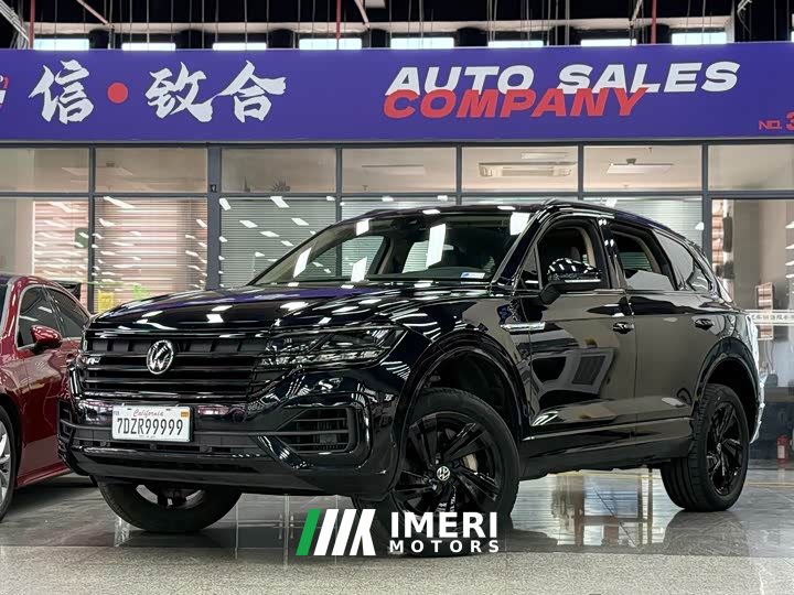 Volkswagen Touareg 3.0TSI Sharp Enjoyment Edition Jet Black Sport Package