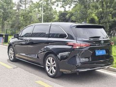 Toyota Sienna 2.5L Hybrid Premium Edition - ფოტო 16
