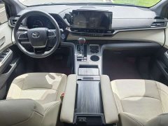 Toyota Sienna 2.5L Hybrid Premium Edition - ფოტო 5
