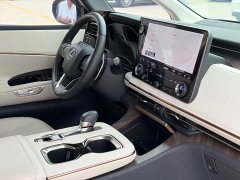 Lexus LM 500h Six-Seat Premium Edition - ფოტო 4