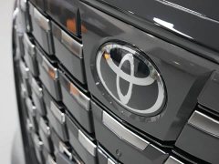 Toyota Alphard Hybrid 2.5L Premium Edition - ფოტო 16