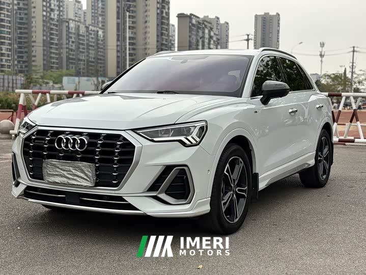Audi Q3 45 TFSI quattro Fashion Version