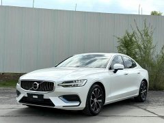 Volvo S60 B4 Smart Luxury Edition - ფოტო 1