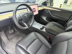 Tesla Model Y Rear-Wheel Drive - ფოტო 5
