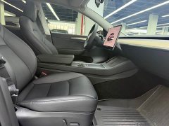 Tesla Model Y Rear-Wheel Drive - ფოტო 6
