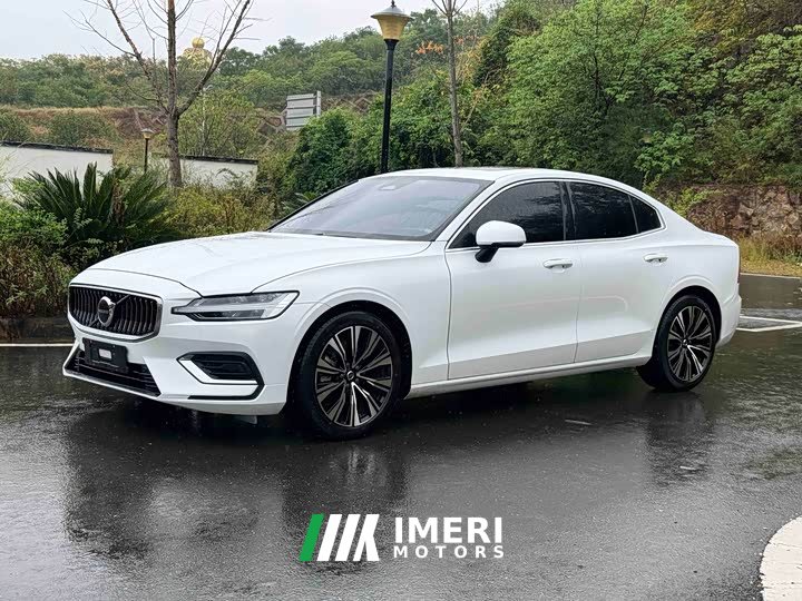 Volvo S60 B4 Smart Luxury Edition - ავტომობილი ჩინეთიდან